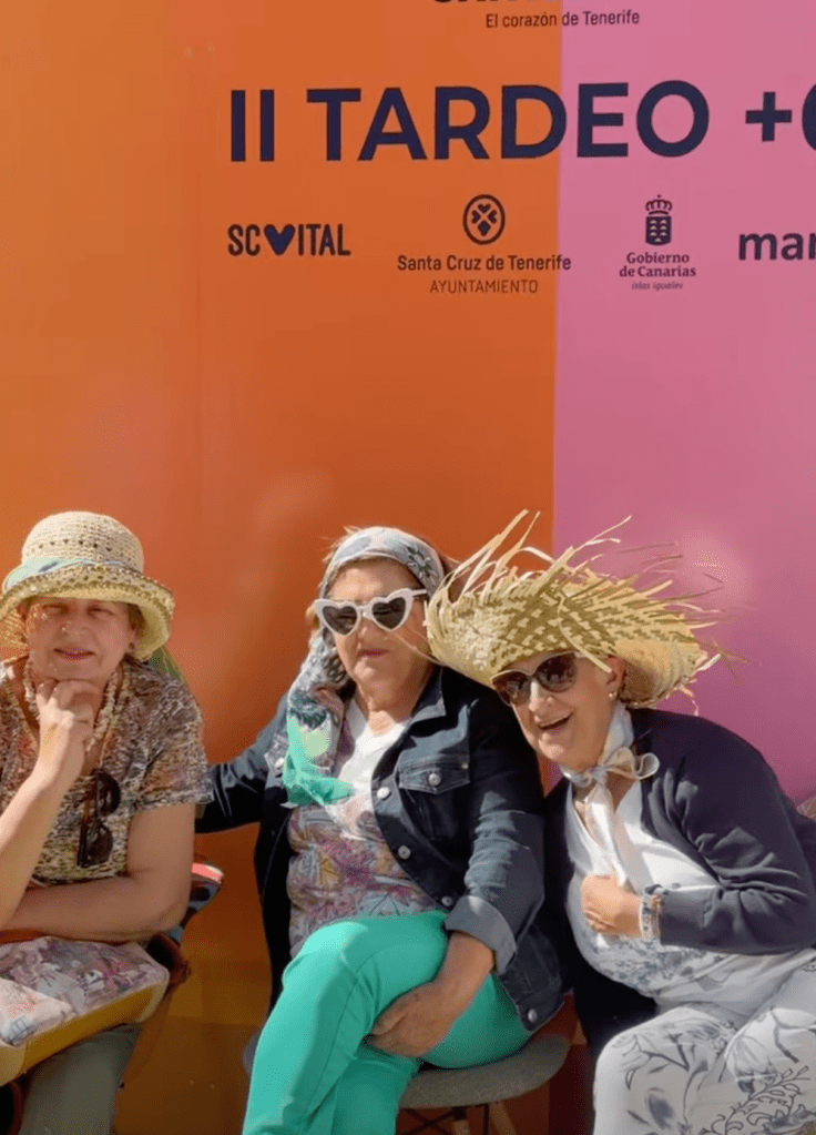 Más de medio millar de personas participaron en el II Tardeo +60 celebrado en Santa Cruz de Tenerife, una iniciativa para promover el envejecimiento activo y la convivencia.